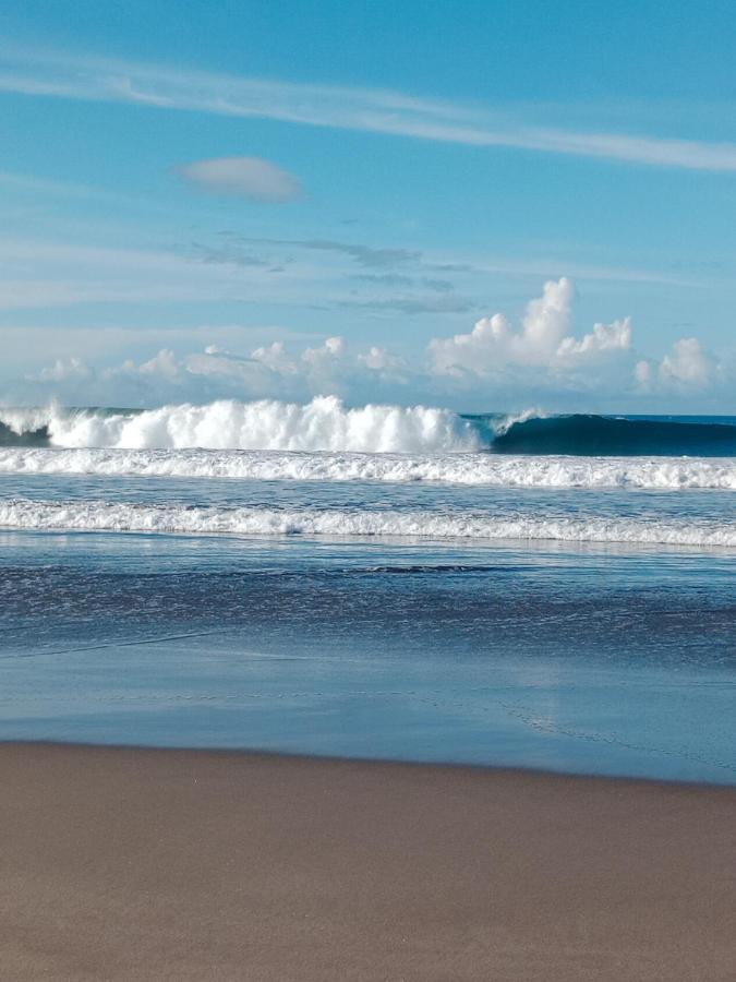 Rumah Nalu Surf Camp Krui Zewnętrze zdjęcie